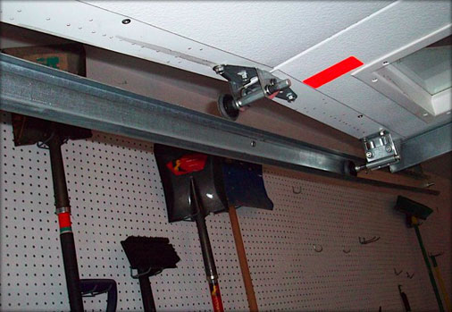 You are currently viewing <span itemprop='itemListElemen' itemscope itemtype='http://schema.org/OfferCatalog'><strong itemprop='name'>Garage Door Track Repair Valencia Ca</strong></span>